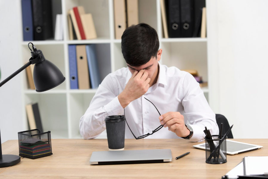 Giỏi việc nhưng EQ thấp: Chỉ một bữa tiệc đã đánh mất cơ hội thăng tiến - Ảnh 2.