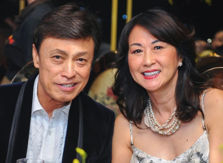 Danh ca Tuấn Ngọc và vợ ly hôn sau hơn 30 năm chung sống.