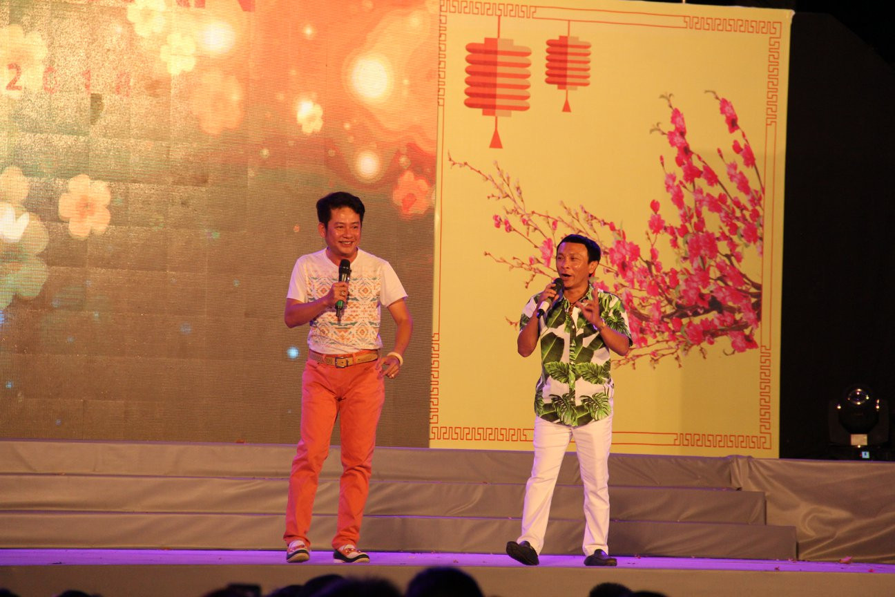 nghe si tan beo khoc trong tiec mung tuoi 60 e902b652d5994f909f9887ef07444b50 459.jpg