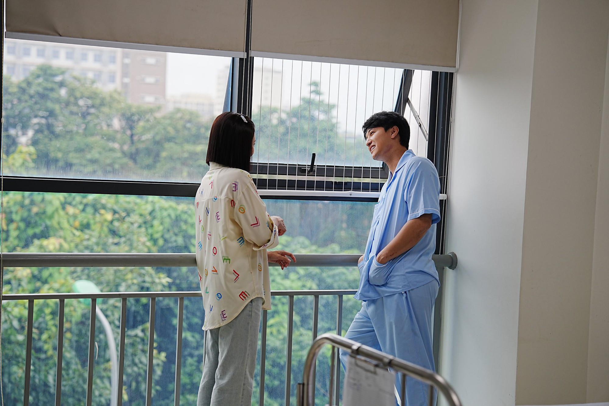 Nút thắt giữa tình bạn, tình yêu, quá khứ và hiện tại… vẫn là ẩn số trong