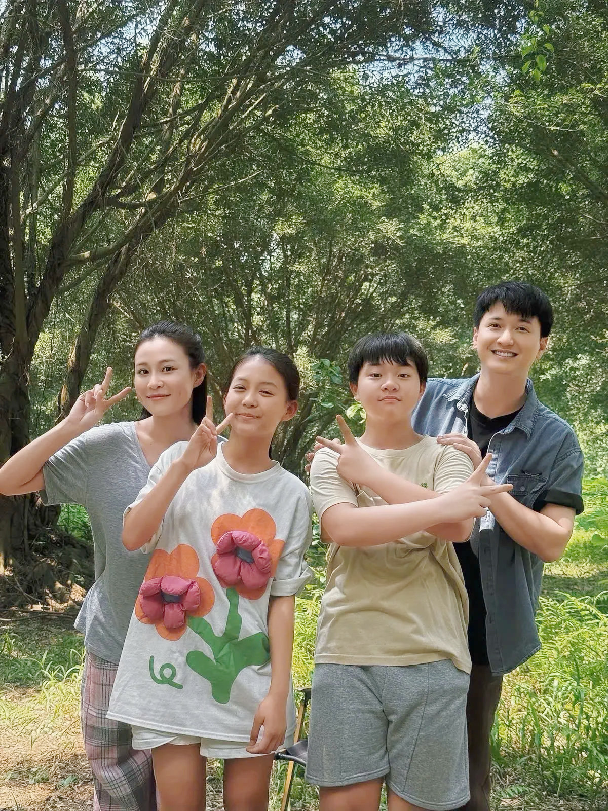 Nút thắt giữa tình bạn, tình yêu, quá khứ và hiện tại… vẫn là ẩn số trong