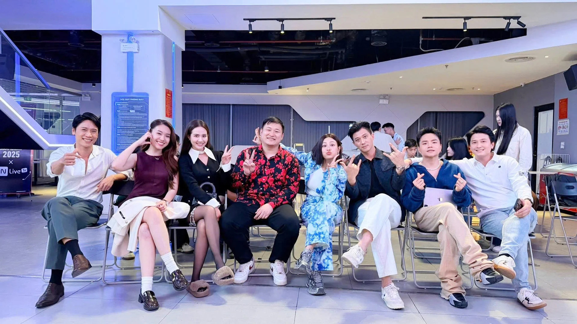 Nút thắt giữa tình bạn, tình yêu, quá khứ và hiện tại… vẫn là ẩn số trong