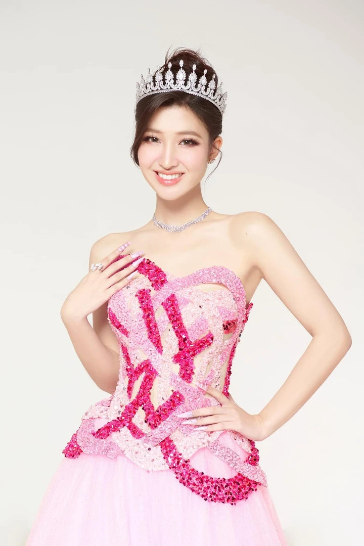 Á hậu Phương Nhi