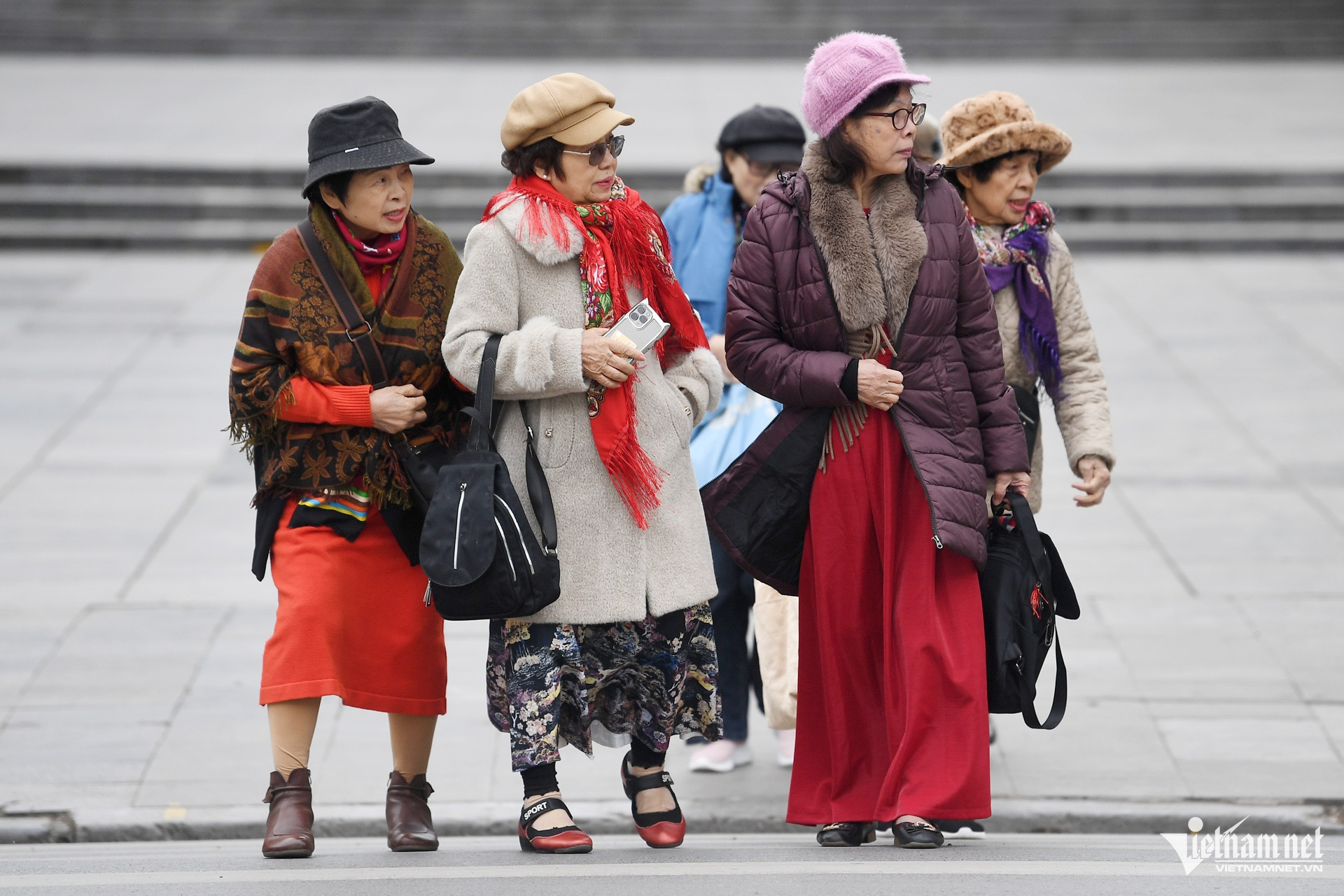 Cập nhật mới nhất đợt không khí lạnh mạnh, Hà Nội mưa rét nhất khi nào?插图 W-ret-Nguoi-cao-tuoi-126 (4).jpg