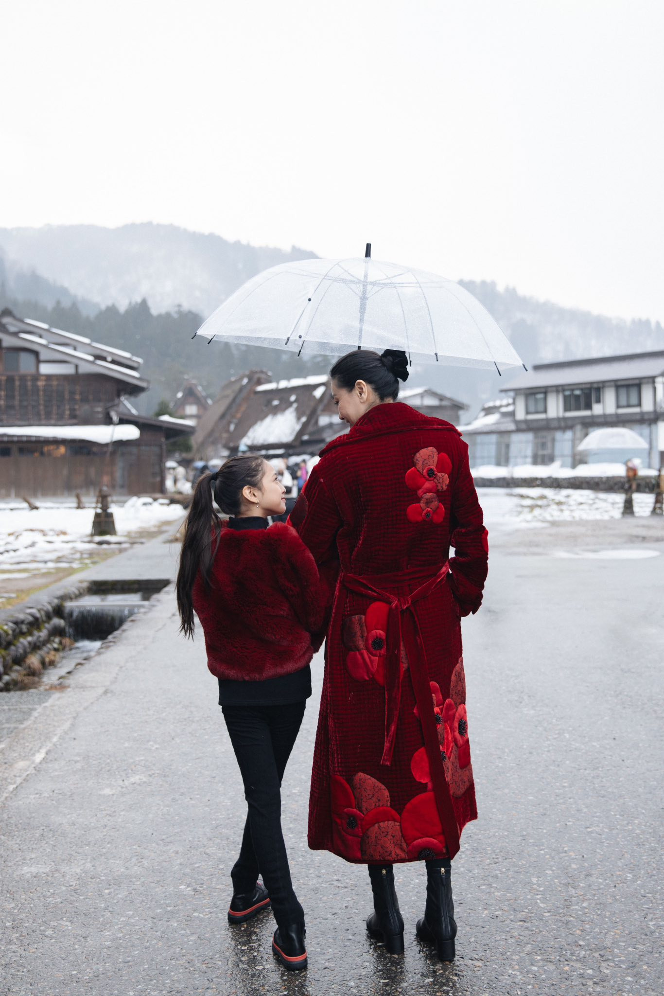 Con trai và con gái Hà Kiều Anh thu hút sự chú ý插图2 Con trai và con gái Hà Kiều Anh gây chú ý - Ảnh 3.