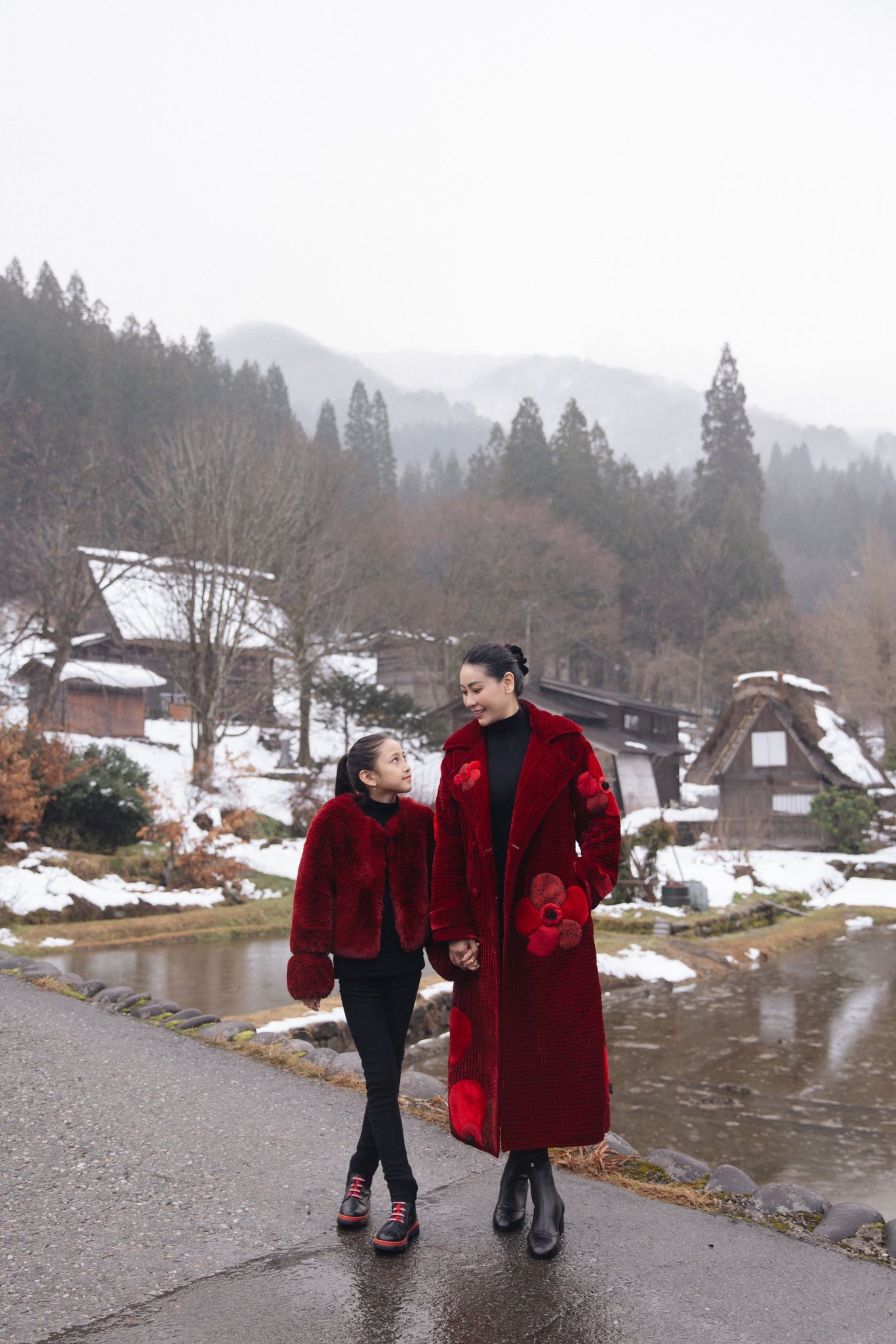 Con trai và con gái Hà Kiều Anh gây chú ý - Ảnh 2.