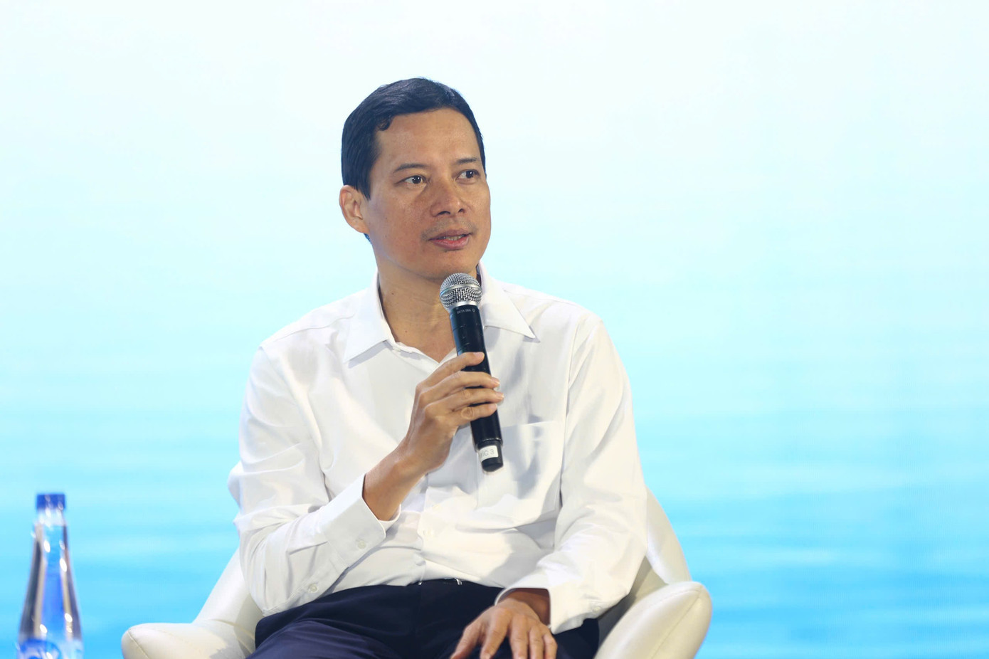 Nóng lại lệnh cấm nghệ sĩ lệch chuẩn插图1 z7273929691677-d91490808abcde9ea282afe8ec0d5443.jpg