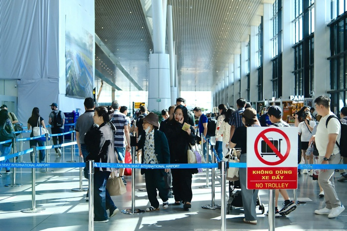 Bất ngờ giá vé máy bay chặng TPHCM – Hà Nội dịp Tết插图 ve tet 16 176855320035812878633.png