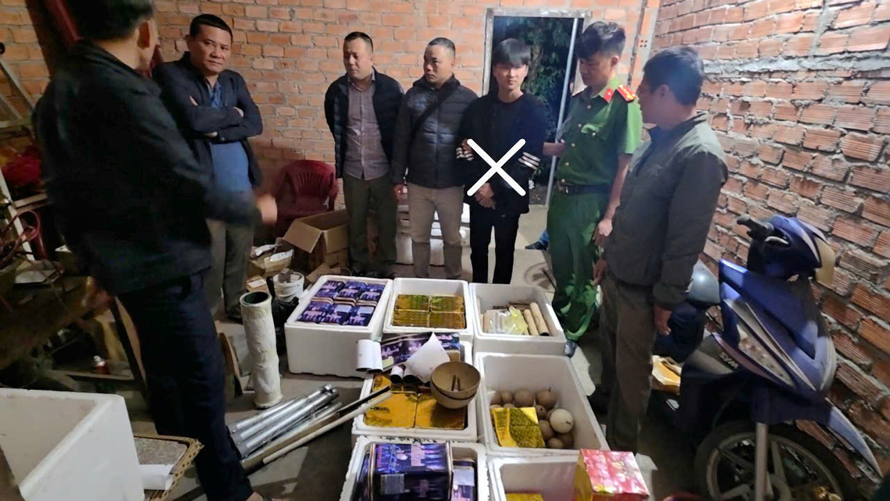 Tạm giữ thanh niên mở xưởng chế tạo pháo nổ vì… đam mê插图 Bắt giữ thanh niên chế tạo pháo nổ tại Đắk Lắk vì đam mê kiếm lời - Ảnh 1.