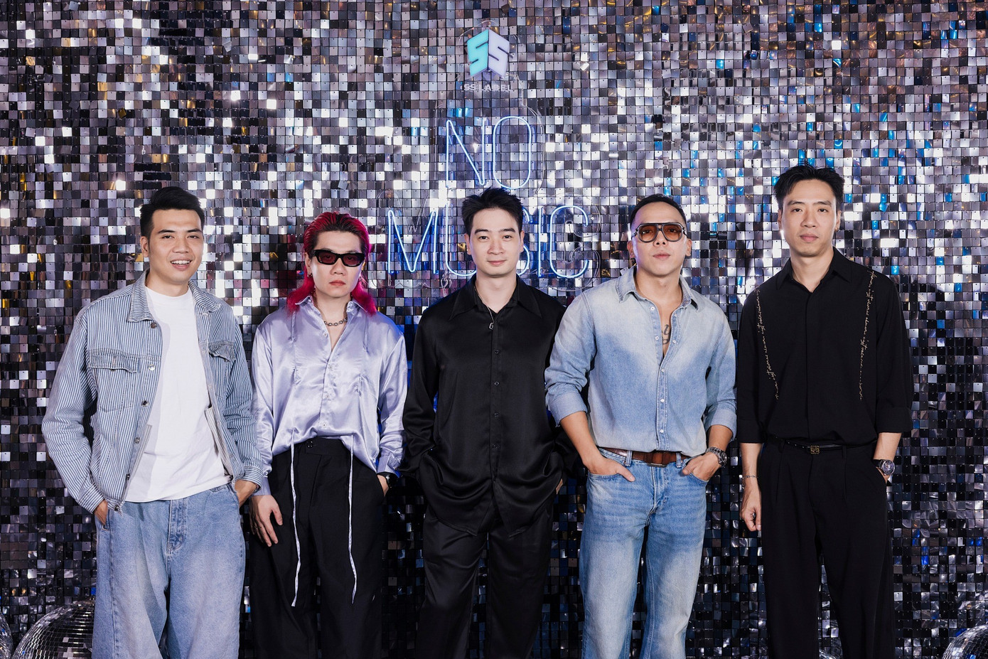 'Cỗ máy tạo hit' Hoàng Touliver: 10 năm đứng sau Tóc Tiên, viết lại thị trường nhạc Việt插图3 605648366-1397430738409405-7362162141542197762-n.jpg