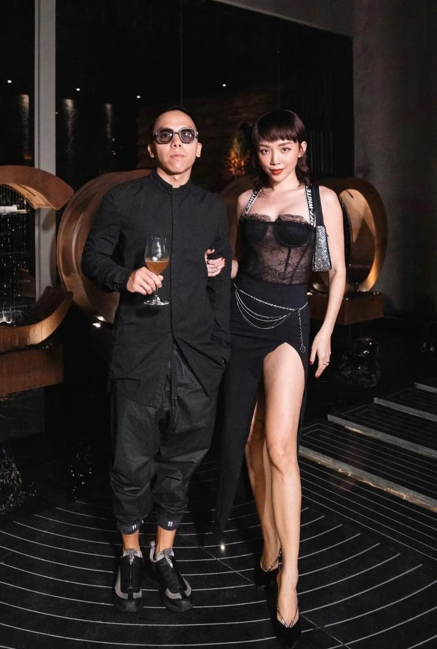 'Cỗ máy tạo hit' Hoàng Touliver: 10 năm đứng sau Tóc Tiên, viết lại thị trường nhạc Việt插图2 z68455640816780d18b712d2395dc022132d5e360133d2-1754282863070-17542828632831653501335-1754292487511-17542924928191958878216.jpg