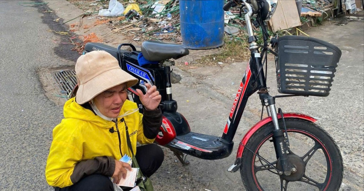 Thiên nga trắng bị trộm nhét vào ba lô mang khỏi Thảo Cầm Viên Sài Gòn插图1 Thiên nga trắng bị trộm nhét vào ba lô mang khỏi Thảo Cầm Viên Sài Gòn插图1