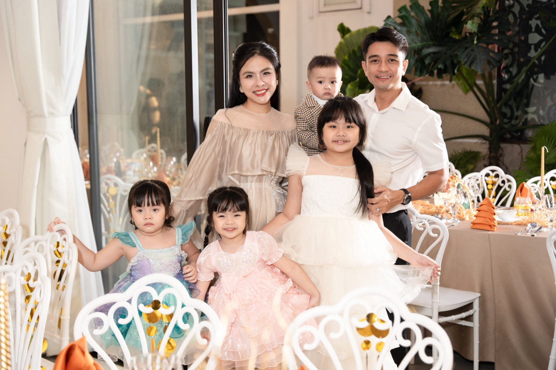 Diễn viên Vân Trang viên mãn với cuộc hôn nhân 10 năm bên chồng doanh nhân插图 batch_602970718_4104678676344466_574439093962235358_n.jpg