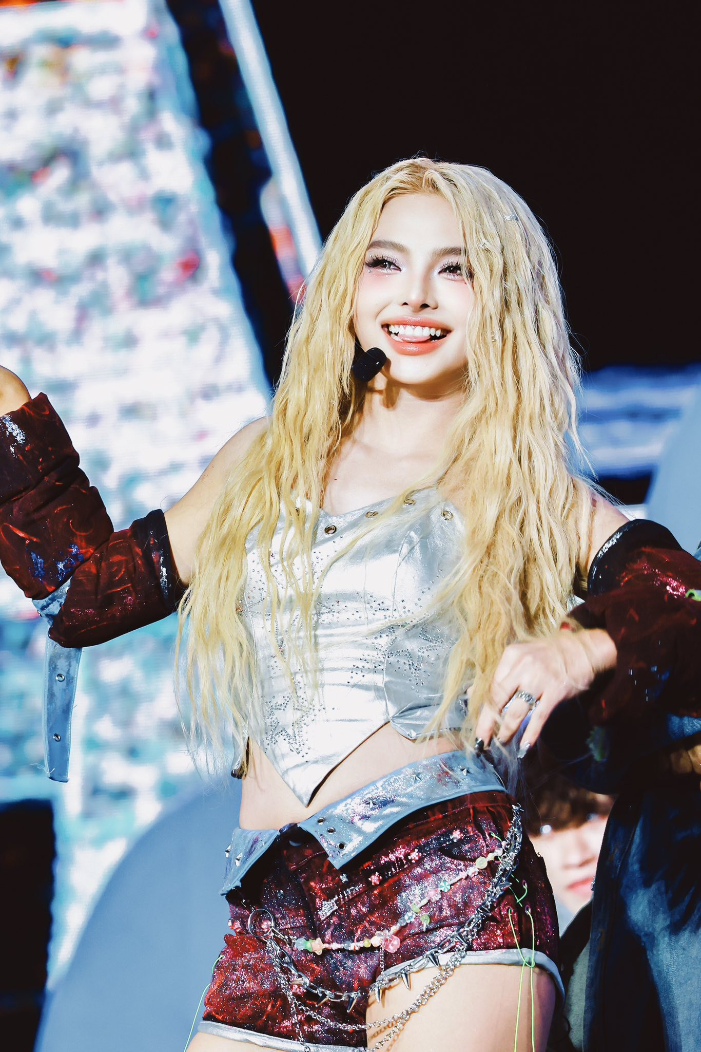 maiquin la ai tai nang ra sao bc8d4c84dc5c45ec84e5c45ce9a8d277 704.jpg