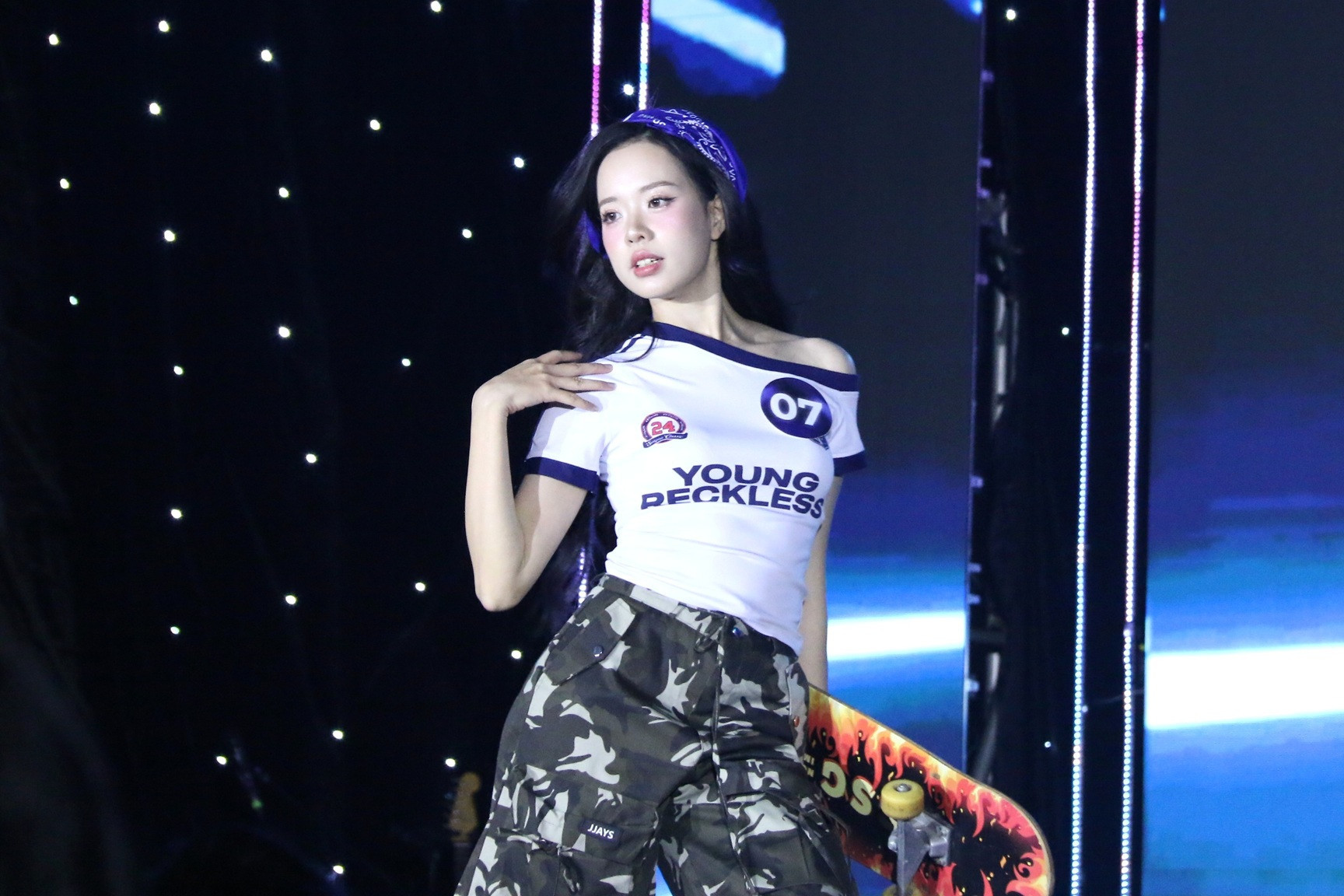 207 duyên dáng ngoại thương.JPG