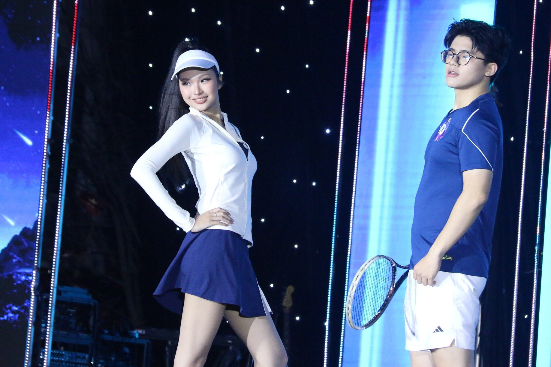 2010 duyên dáng ngoại thương.JPG