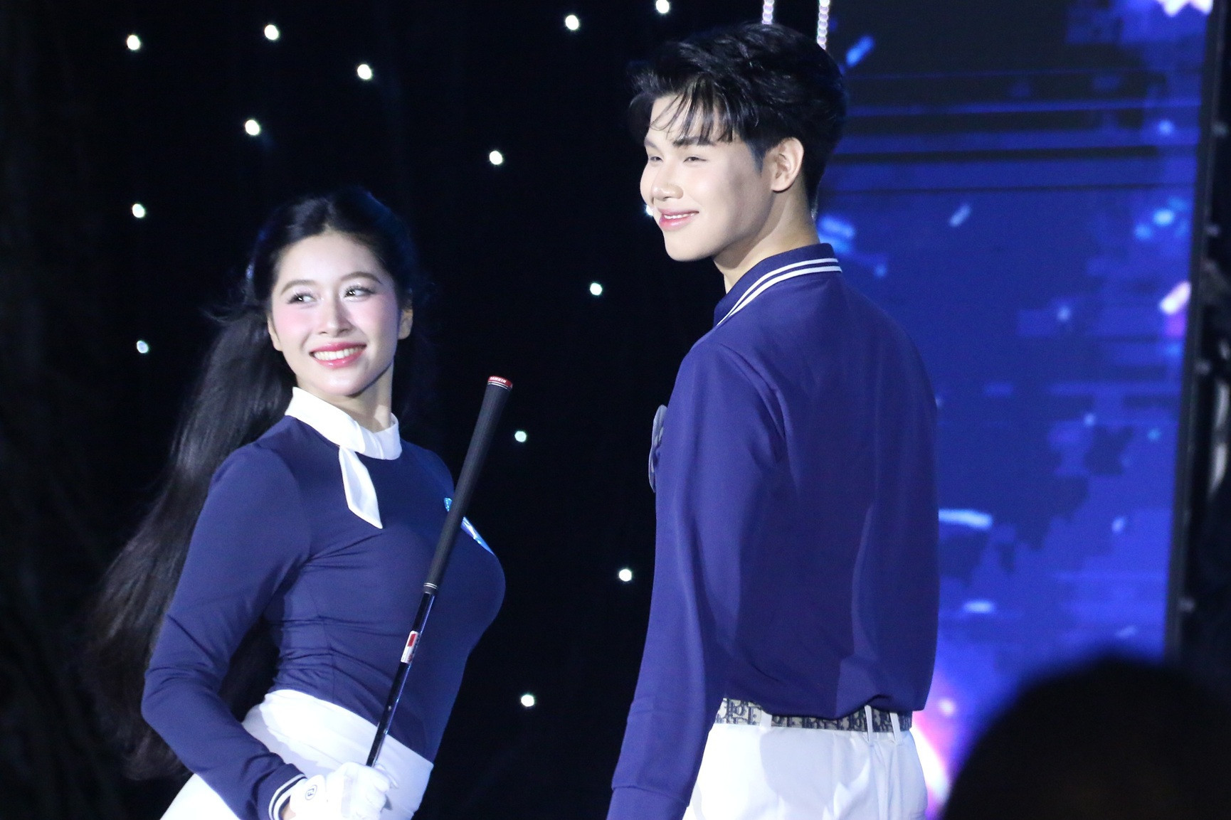 205 duyên dáng ngoại thương.JPG