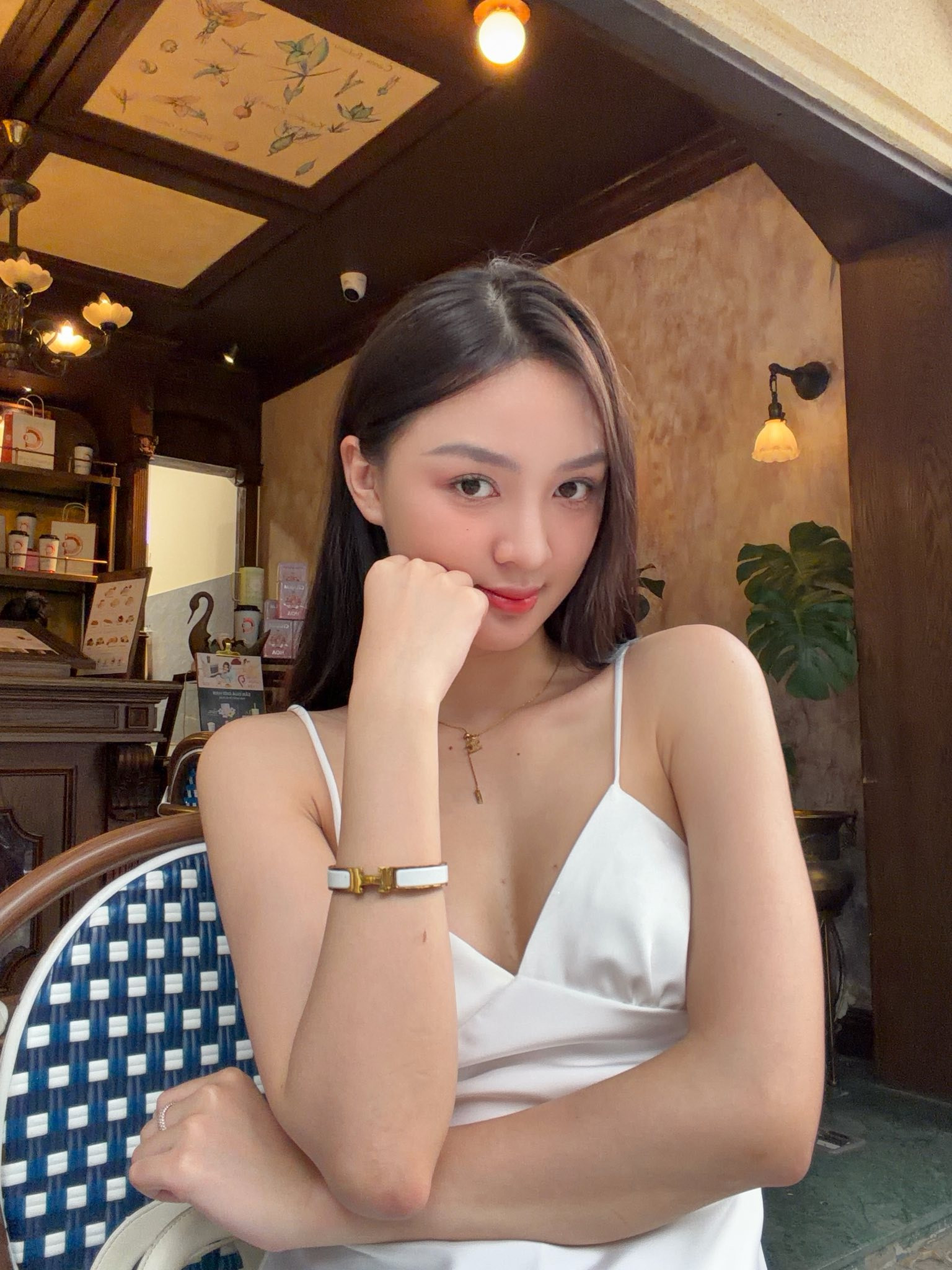 Phong cách đời thường của người đẹp quê Đăk Lăk đang được 'đẩy thuyền' với cầu thủ Đình Bắc - Ảnh 16.