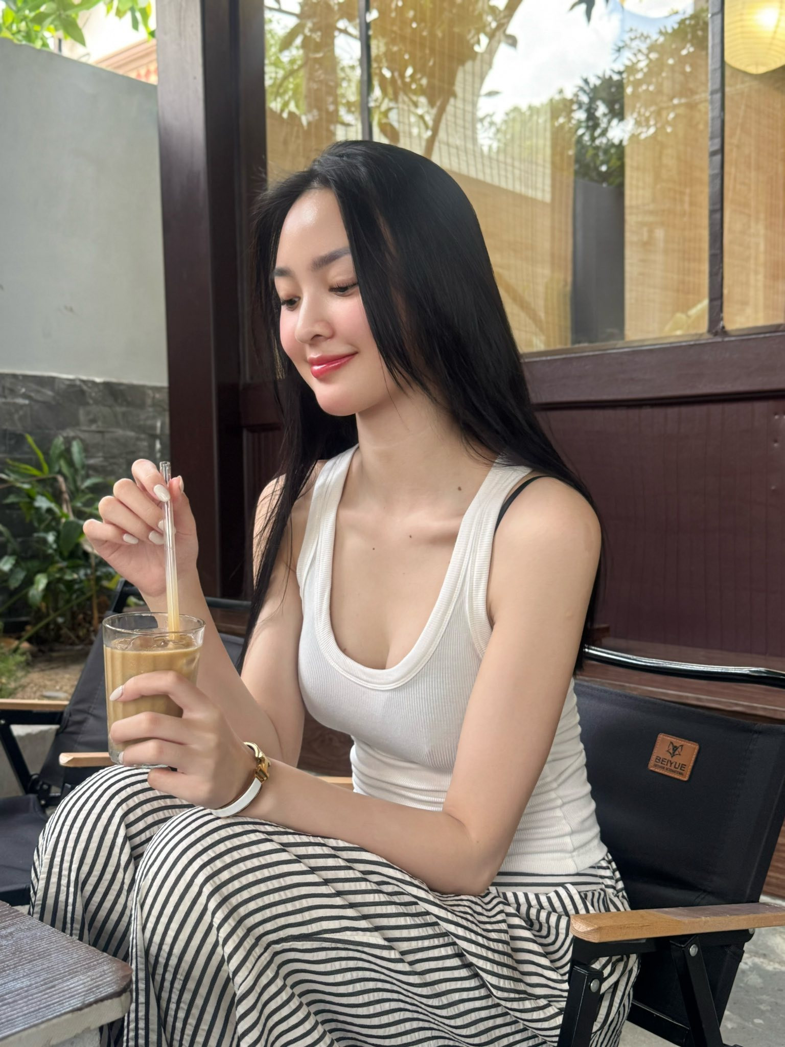 Phong cách đời thường của người đẹp quê Đăk Lăk đang được 'đẩy thuyền' với cầu thủ Đình Bắc  - Ảnh 14.