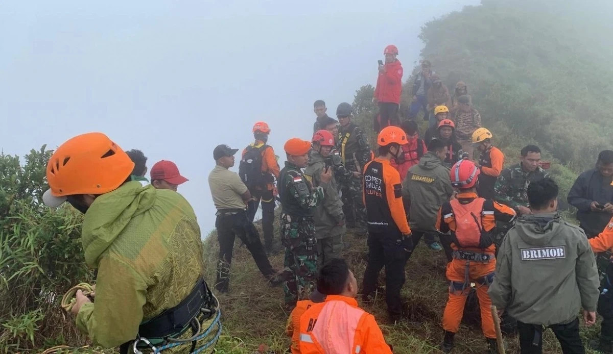 Ấn Độ: Máy bay chở phó thủ hiến bang Maharashtra rơi, tất cả người trên khoang thiệt mạng插图4