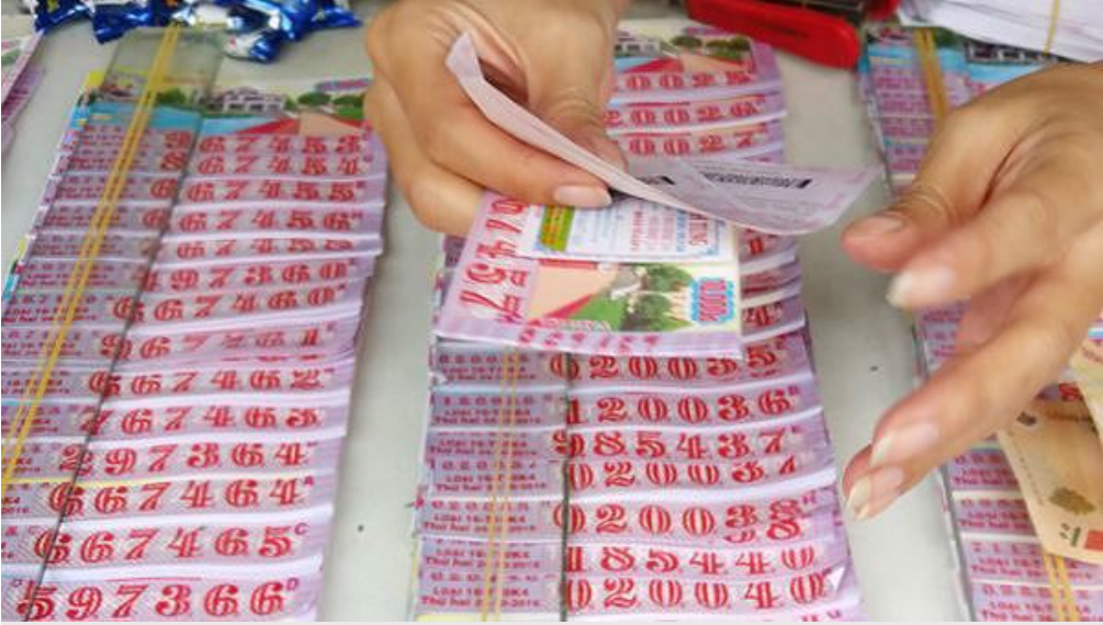 Trúng số thành tỷ phú, người đàn ông