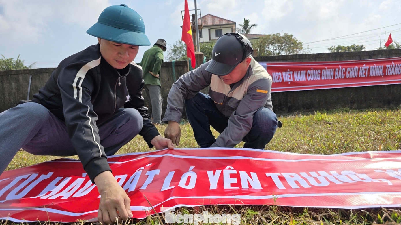 Người dân quê nhà Đình Bắc lắp màn hình cỡ lớn 'tiếp lửa' U23 Việt Nam插图3 tp-z4.jpg