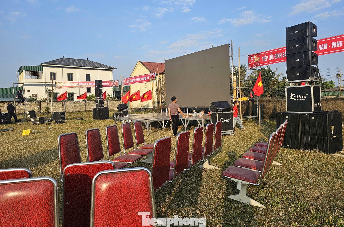 Người dân quê nhà Đình Bắc lắp màn hình cỡ lớn 'tiếp lửa' U23 Việt Nam插图4 tp-z6.jpg