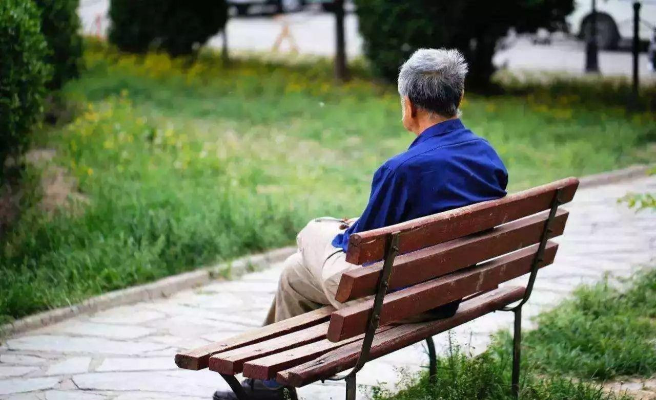 Đưa bố vào viện dưỡng lão: Không phải trốn tránh mà là đã đi đến giới hạn cuối cùng - Ảnh 1.