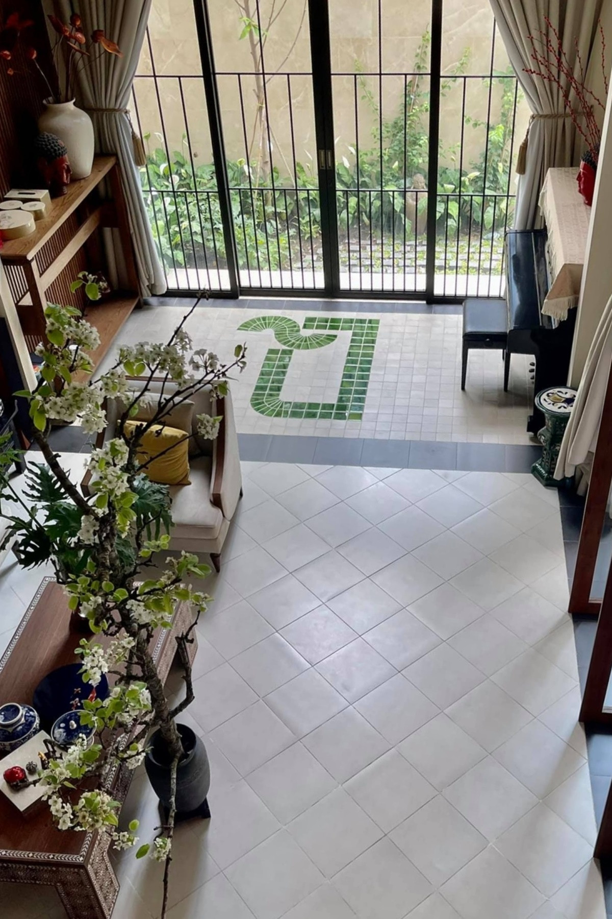 Quang Dũng mở tiệc ấm cúng tại biệt thự 400 m2 ở TP HCM - Ảnh 8.