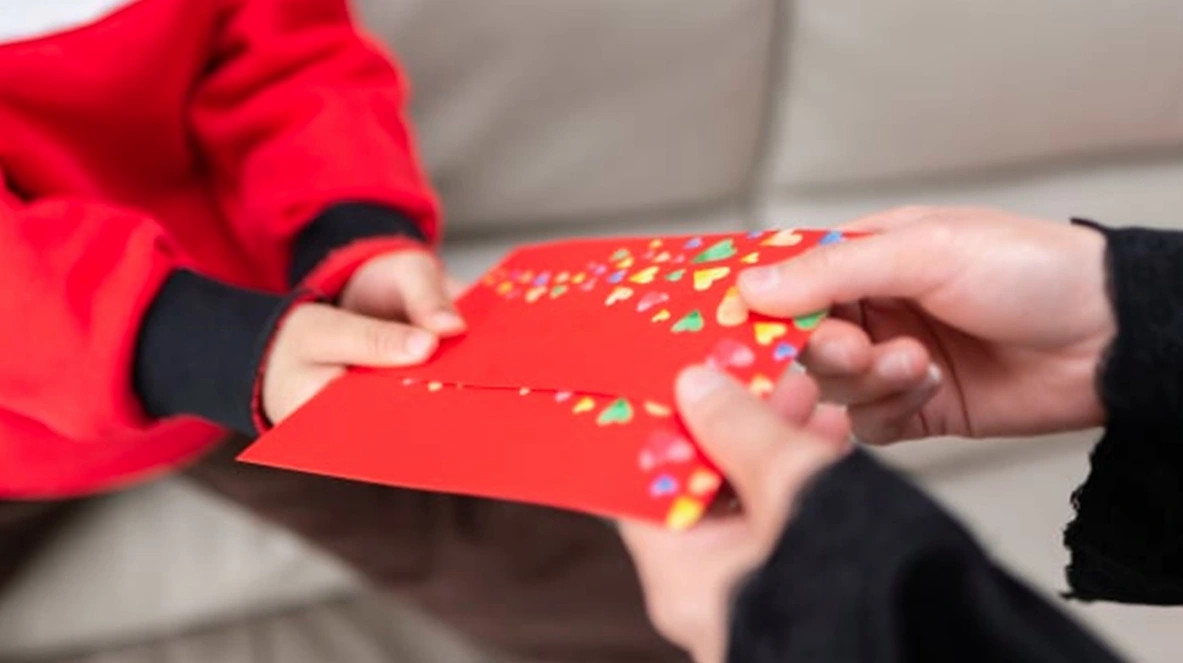 Tự ý giữ giùm tiền lì xì của con, cha mẹ có thể bị phạt tới 30 triệu đồng插图 tu y giu gium tien li xi cua con, cha me co the bi phat toi 30 trieu dong hinh anh 1