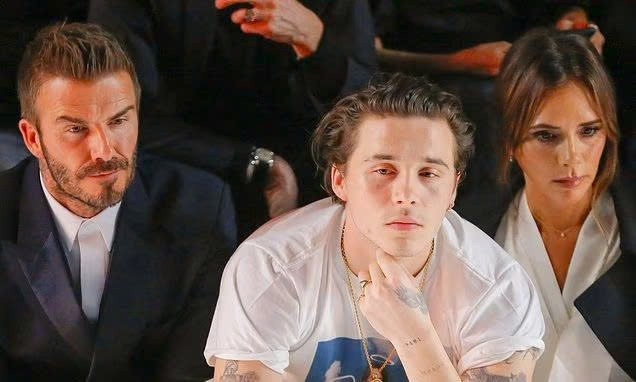 Lùm xùm gia đình Beckham: Áp lực của vạch đích và những định kiến quen thuộc插图3 z7455082736627-65ebfeacf33080c8d1c007bafe36251a.jpg