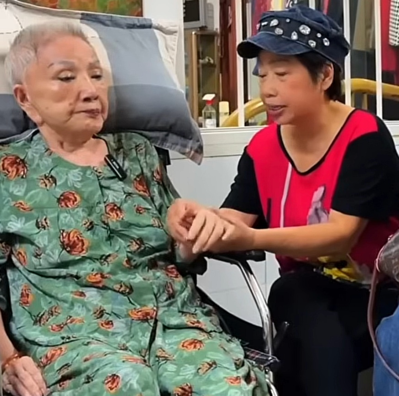 Nghệ sĩ cải lương Hồng Nga u 80: Ký ức và tình nghệ sĩ vẫn còn trong lòng khán giả - Ảnh 3.