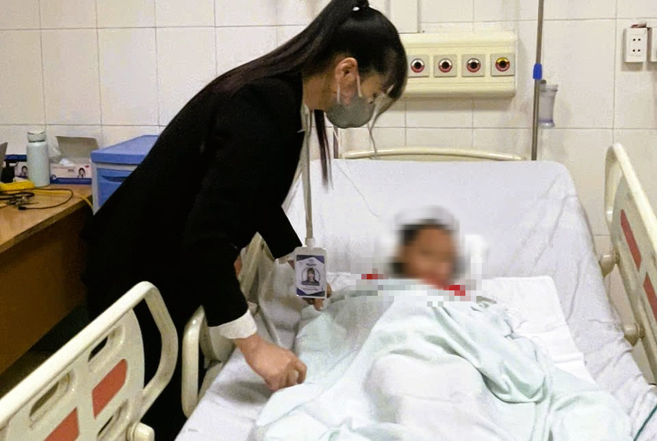 Thông tin mới vụ 3 cháu nhỏ bị mẹ cho uống trà sữa pha thuốc diệt chuột插图 Tin mới vụ 3 cháu nhỏ bị mẹ ruột cho uống trà sữa pha thuốc diệt chuột - Ảnh 1.