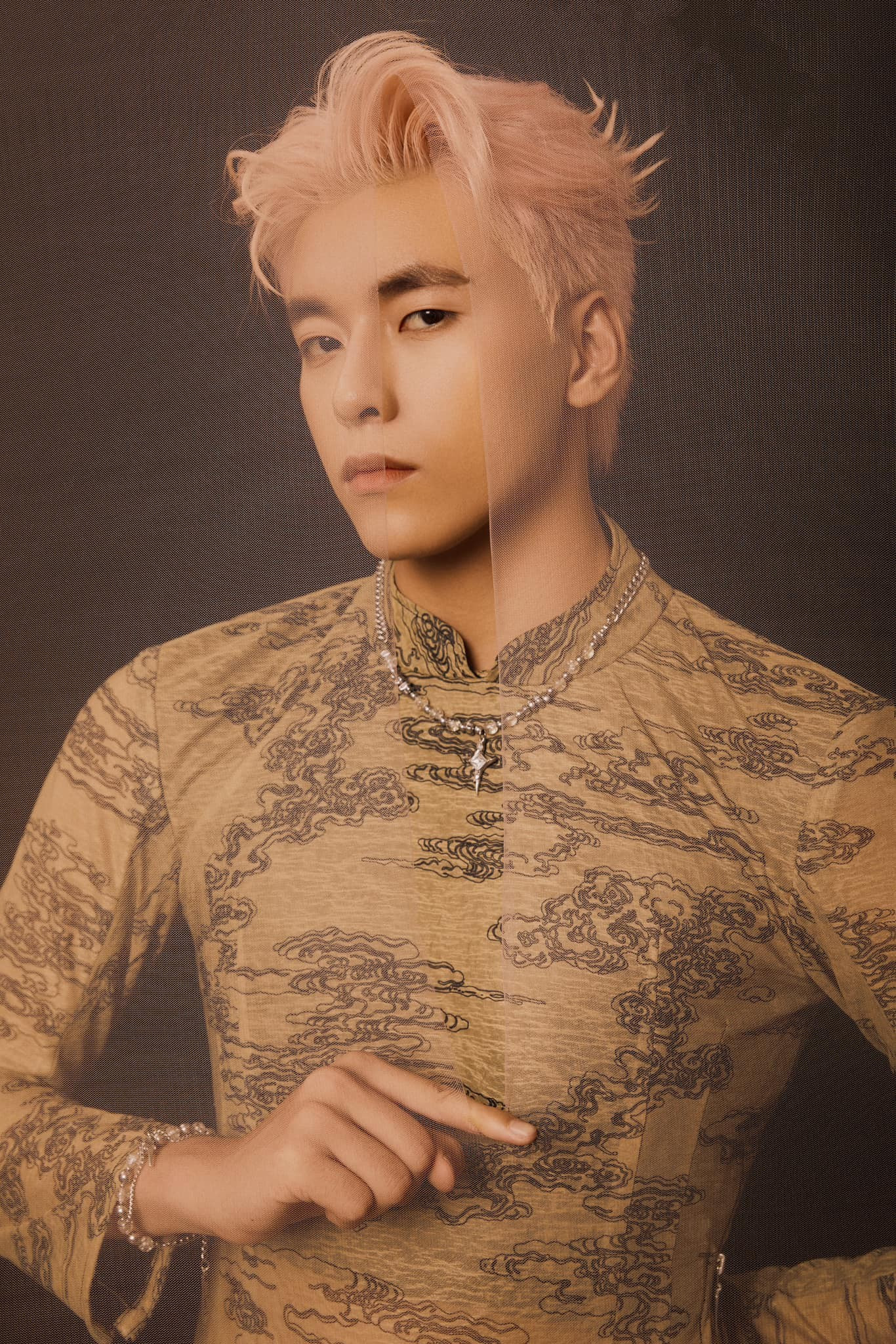 Vì sao nam chính phim Tết 2026 của Trấn Thành lại bị khán giả phản đối gay gắt?插图5 vinh-dam-4.jpg