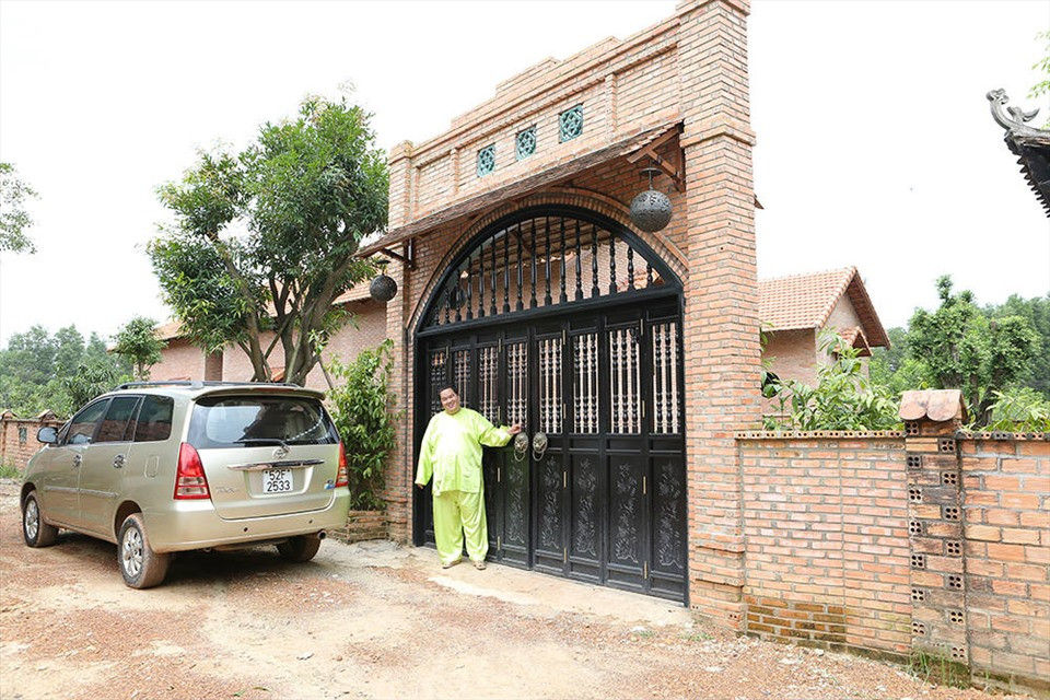 Việt Hương tặng quà siêu to cho Hoàng Mập , biệt thự 10 . 000 M2 tuyệt đẹp - Ảnh 10.