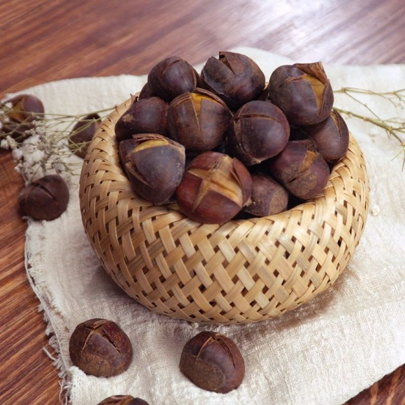 Hạt dẻ được ví 'vua của các loại hạt', nhiều dưỡng chất nhưng 3 nhóm người này cần hạn chế ăn - Ảnh 5.