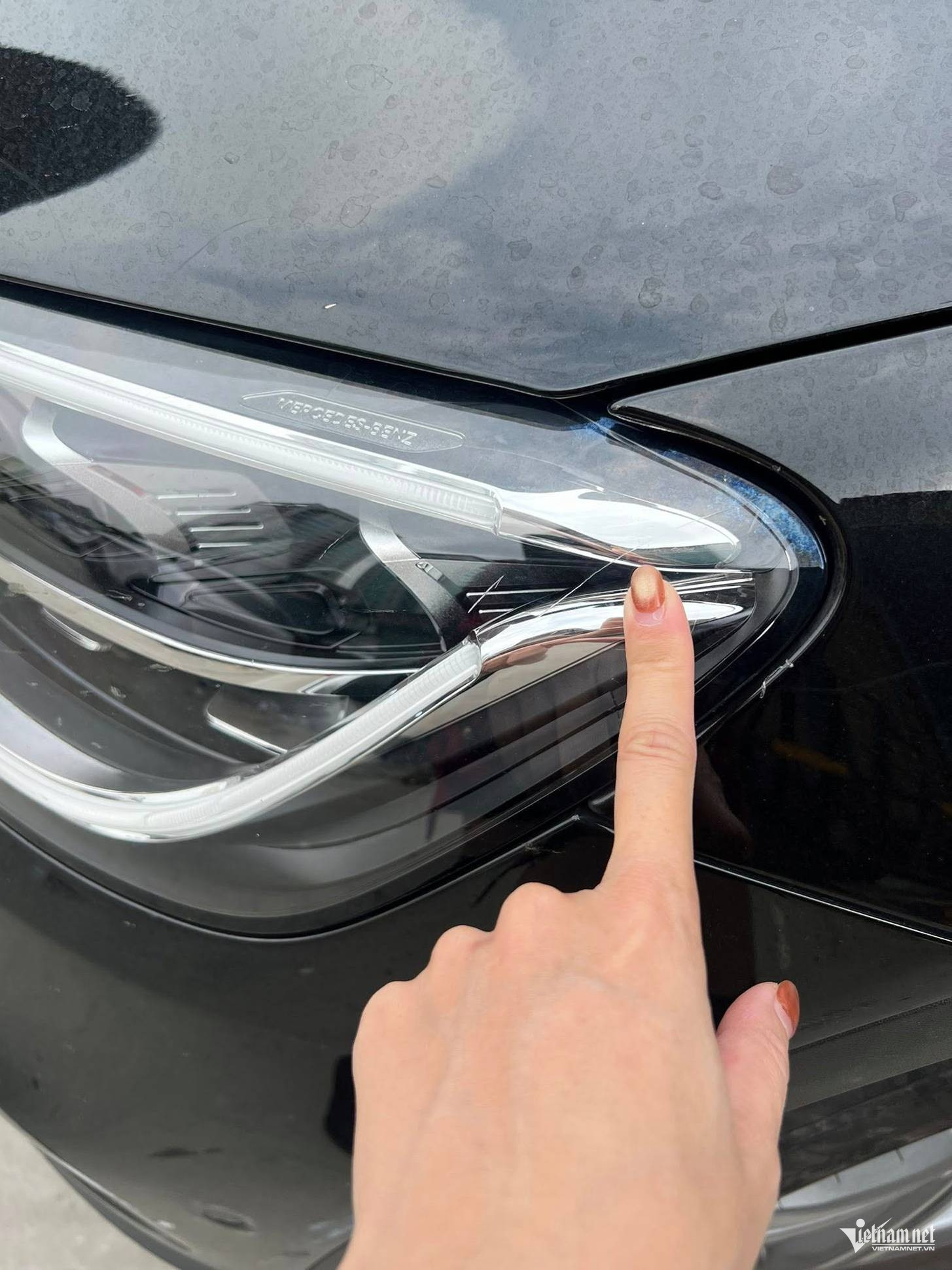 Vụ cào xước xe Mercedes GLC 200 đỗ trước cửa: Bực một phút, &amp;apos;bóc lịch&amp;apos; như chơi插图