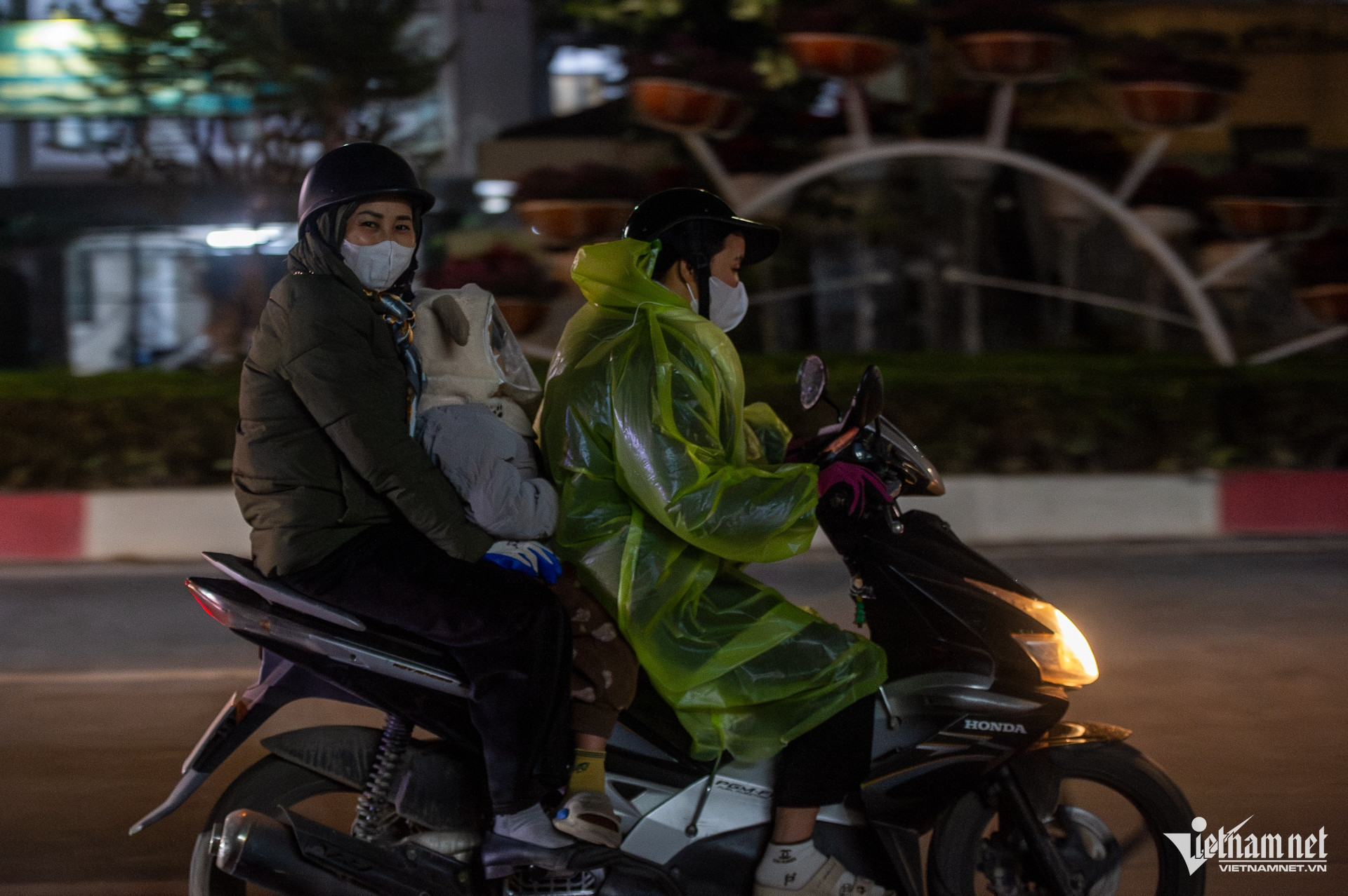 Hà Nội yên bình trong đêm rét ‘cắt da cắt thịt’插图7 w hanoi lanh ret kyluc 8.jpg