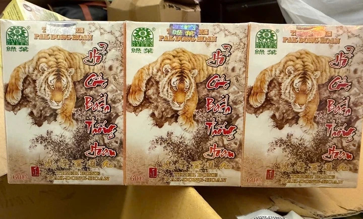 Công an TP.HCM triệt phá xưởng thuốc đông y giả trộn thuốc giảm đau插图1 Tang vật vụ án. (Ảnh: Công an TP.HCM)