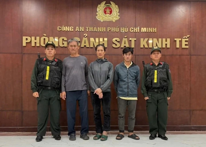 Hiển, Hành, Nghề tại cơ quan điều tra. (Ảnh: Công an TP.HCM)