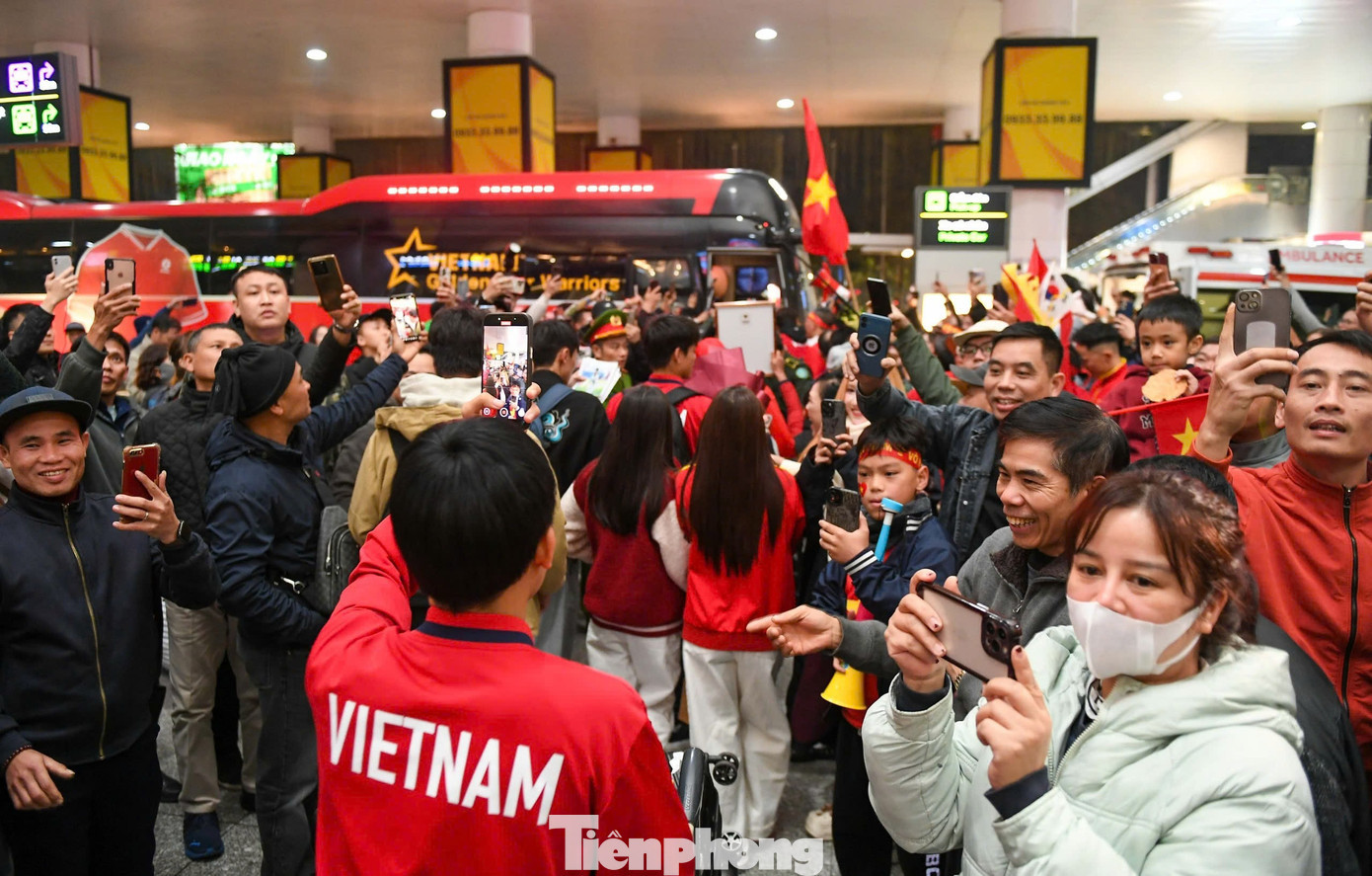 Mừng về nhà, những chiến binh quả cảm U23 Việt Nam!插图1 tp-kg.jpg