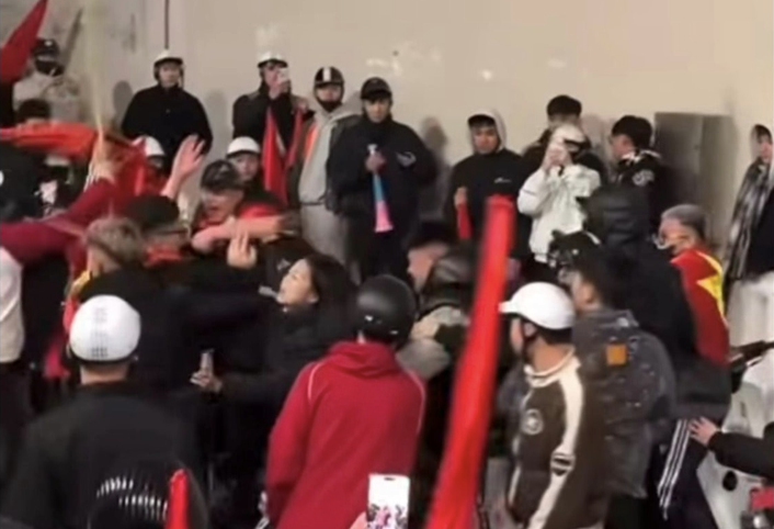 Nhóm nam thanh niên bị Bắt vì tấn công quấy rối người khác khi đi bão - Ảnh 1.