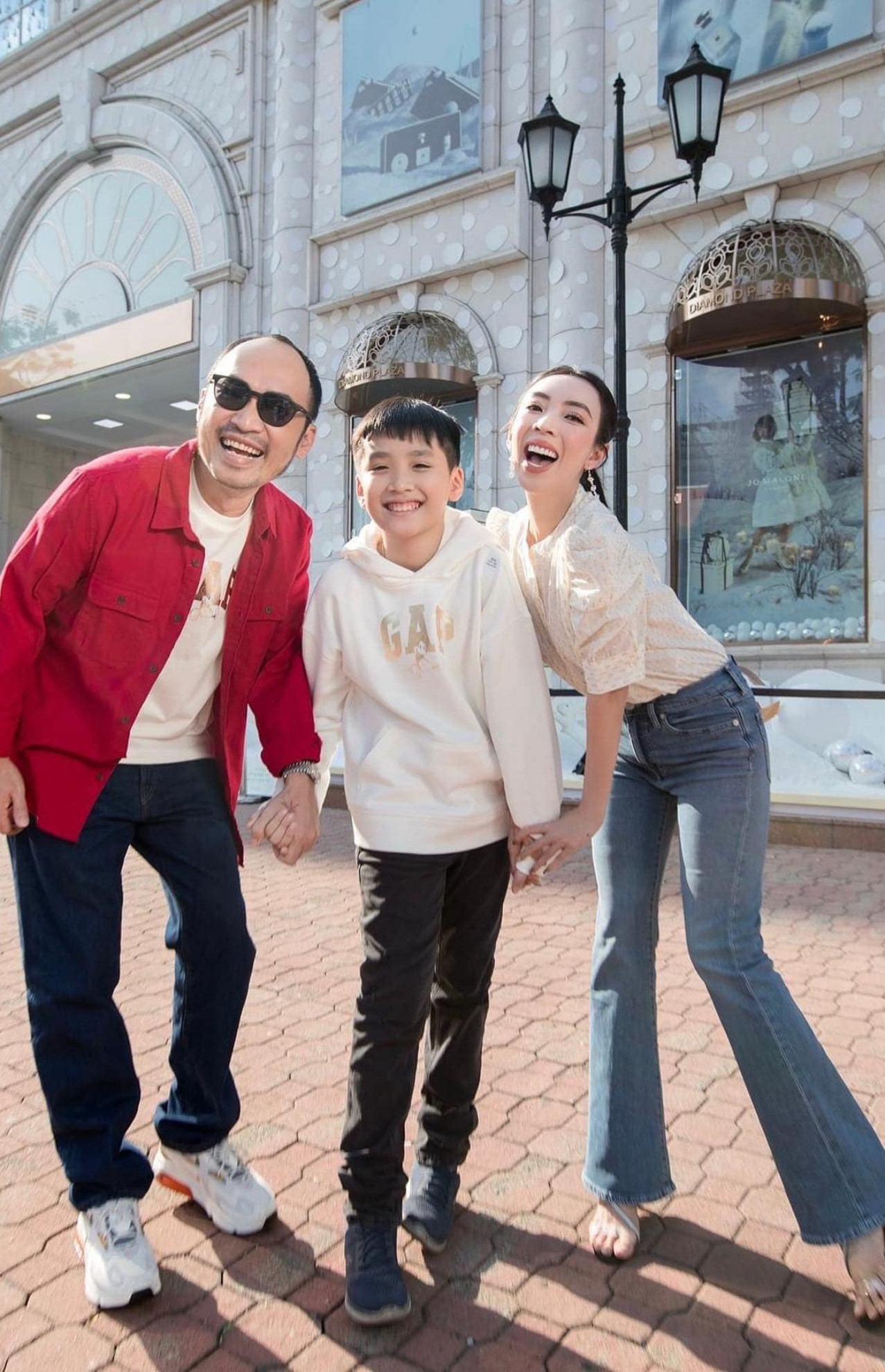 batch_thu trang tien luat 4 091831.jpg