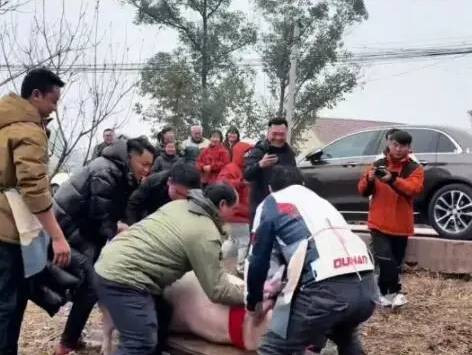 Bắt chước trào lưu mời cả làng đến ăn tiệc, cô gái nhận kết đắng, ế 100 mâm插图 buatiec1.jpg