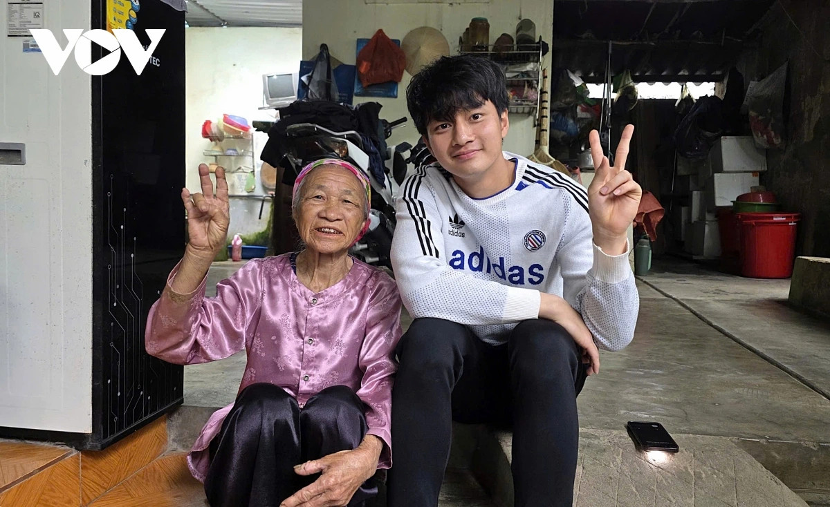 nguoi ham mo que nha nong nhiet chao don su tro ve cua thu thanh cao van binh hinh anh 8