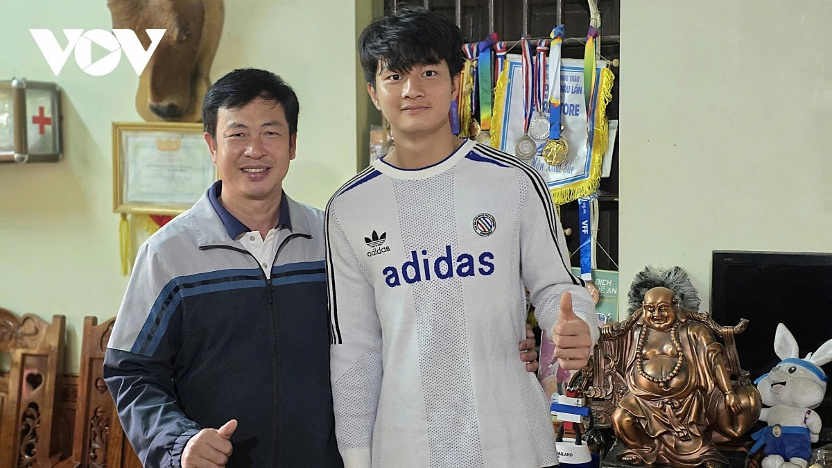 nguoi ham mo que nha nong nhiet chao don su tro ve cua thu thanh cao van binh hinh anh 9