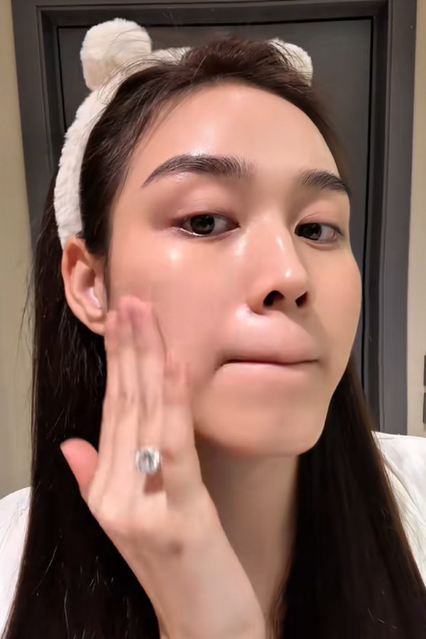 Nhan sắc tròn đầy của Đỗ Thị Hà sau khi lấy chồng thiếu gia quê Quảng Trị - Ảnh 6.