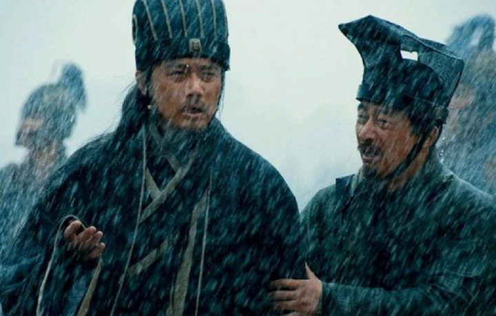 Trận mưa bất ngờ khiến mưu kế của Gia Cát Lượng thất bại.