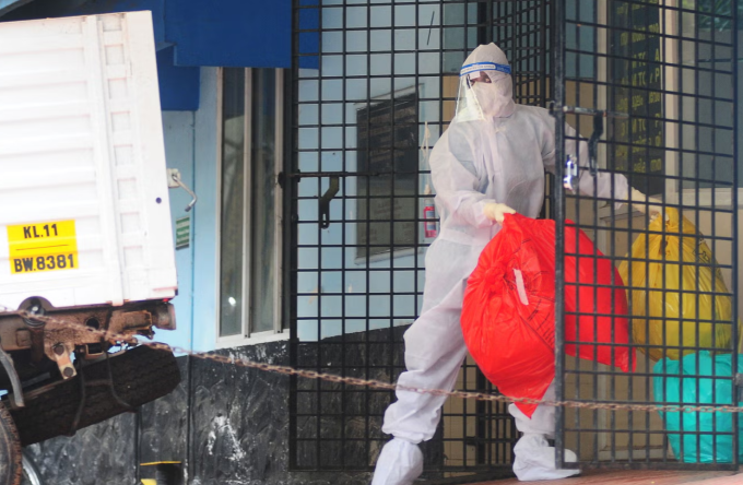 Virus Nipah xuất hiện tại Ấn Độ, nhiều nước châu Á siết chặt kiểm soát sân bay - Ảnh 3.