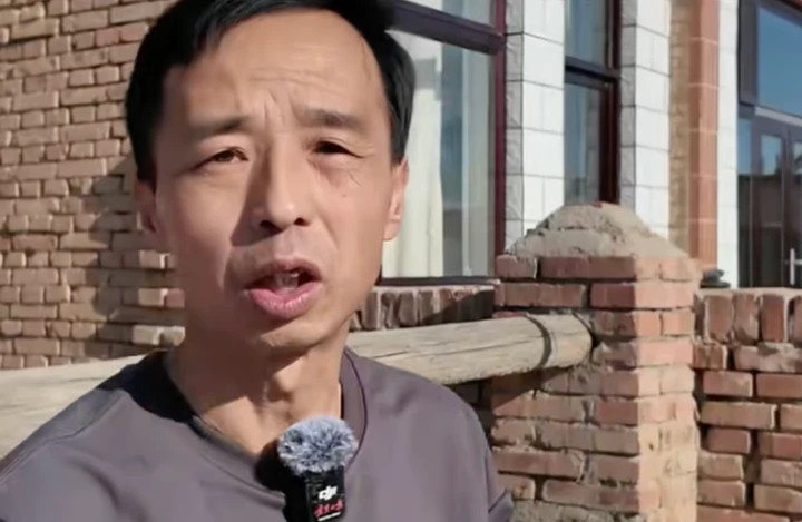 Giả chết khi người mua tiềm năng đến gần, cừu non gây sốt mạng xã hội插图1 Ông Jin quyết định không bán chú cừu đặc biệt dù được trả giá cao. (Nguồn: SCMP)